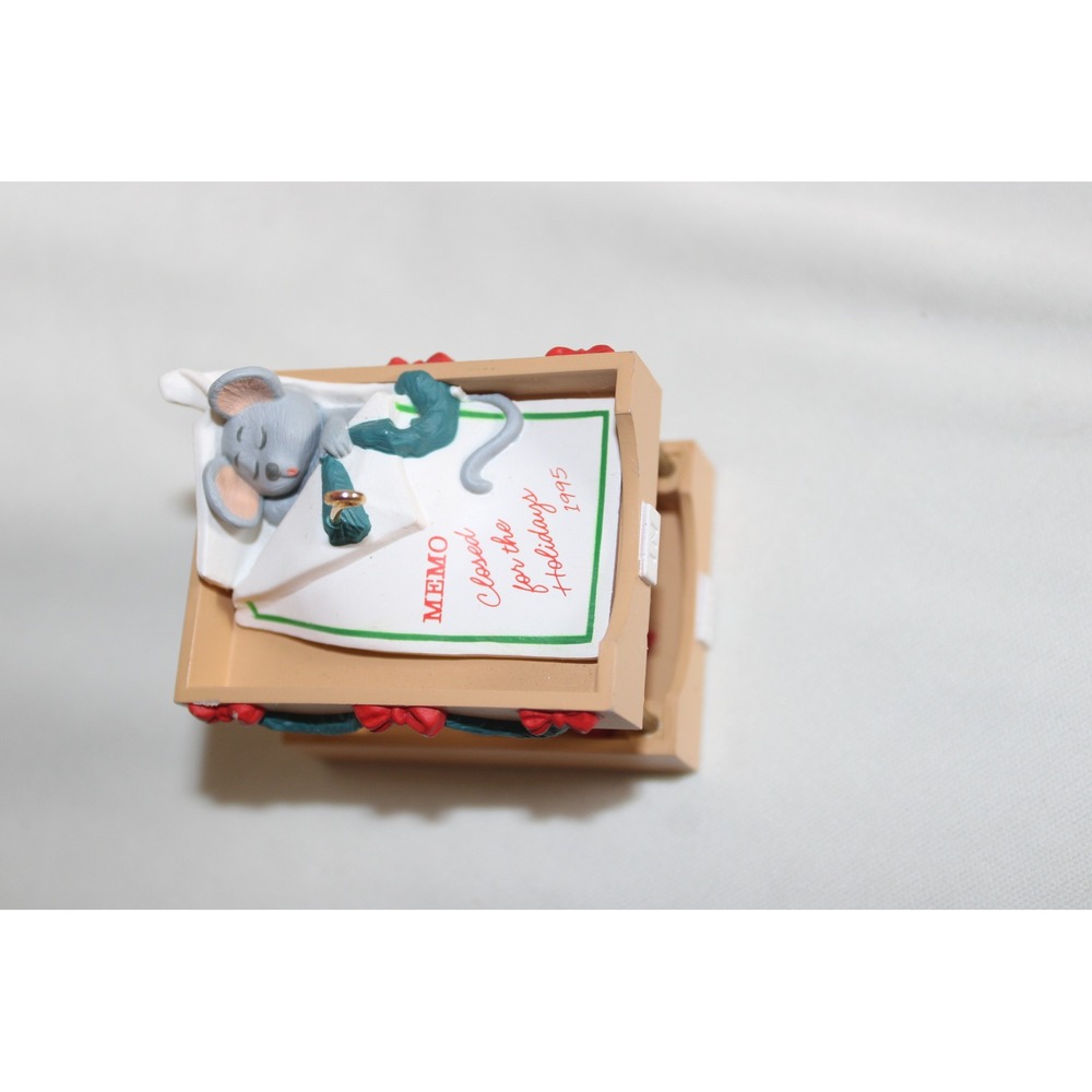 VTG 1995 Hallmark Keepsake Ornament Tan Sleeping Mouse In Out Tray Christmas